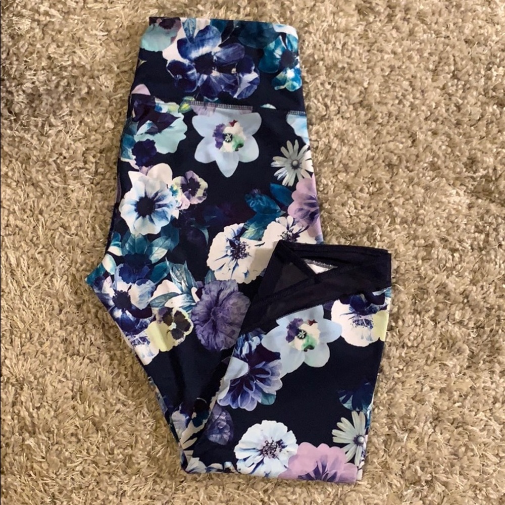 Old Navy Active Navy Floral Leggings